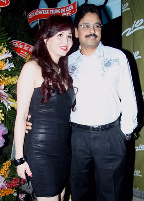 Khi quen Diệu Hoa, chồng của cô là người rất bình thường sang làm đại diện cho công ty Ấn Độ tại Việt Nam, sau này mới lên chức tổng giám đốc. Ảnh: Gia đình xã hội