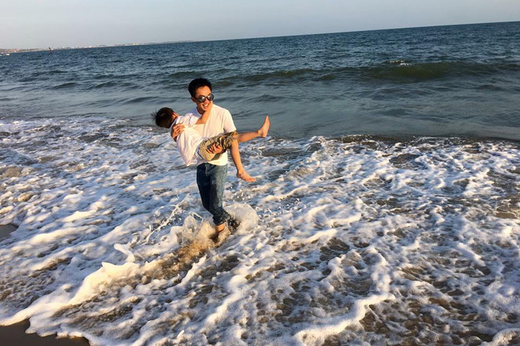 Cặp bố con nổi tiếng showbiz Việt thường xuyên đi du lịch cùng nhau.