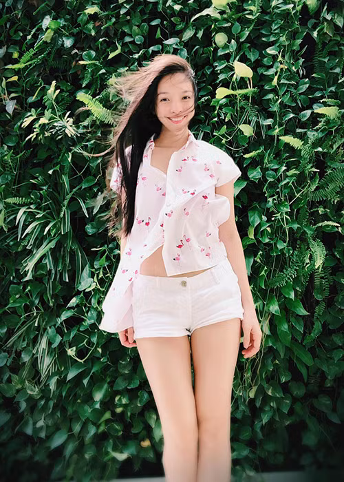 Ngắm loạt ảnh đời thường của giọng ca "Nhật ký của mẹ", nhiều người phải ngỡ ngàng khi biết cô đã bước sang tuổi 38.