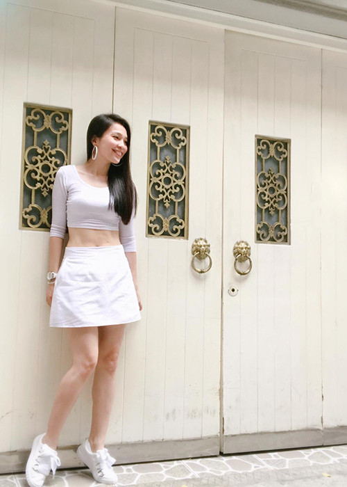 Hiền Thục vẫn thường xuyên gây sốt mạng xã hội với những bức ảnh đời thường xinh đẹp.