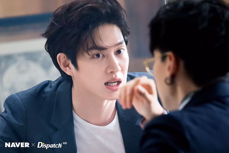 Năm 2018, Heechul từng thú nhận đang hẹn hò với một thành viên girlgroup nhưng từ chối tiết lộ danh tính cô bạn gái này.