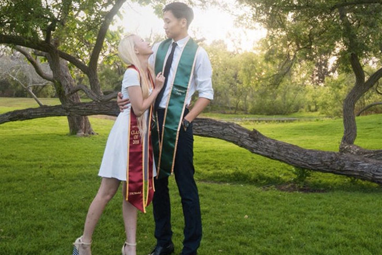 Theo lời Xuân Nghi, cô và bạn trai quen nhau trong dịp cô làm thêm ở quán trà sữa và bạn trai chính là khách hàng đến mua. Ảnh: Dân Việt