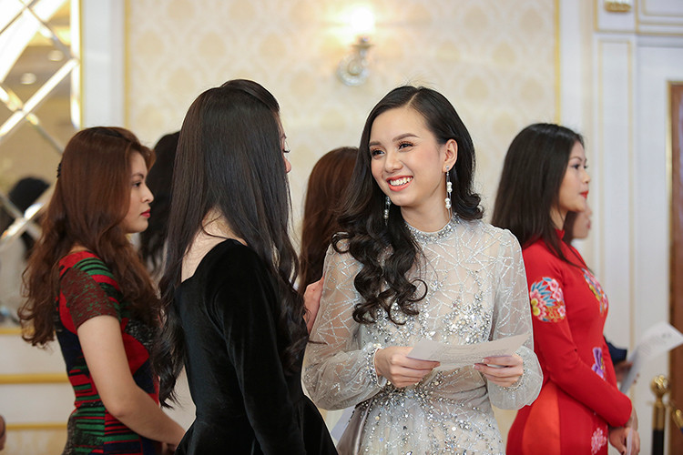 Vũ Hoàng Thảo Vy - em gái Nữ hoàng Sắc đẹp Vũ Hoàng Điệp xuất hiện ấn tượng tại buổi sơ khảo.