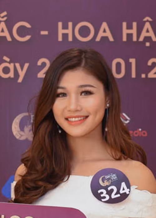 Buổi sơ khảo còn có sự xuất hiện của Dương Thị Bích Loan. Cô là vận động viên đua thuyền canoeing chuyên nghiệp, từng đoạt giải Người đẹp xứ Trà 2017.