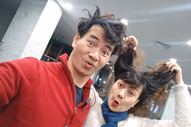 Miệt mài tập luyện nhưng các nghệ sĩ vẫn không quên cập nhật hình ảnh hậu trường chương trình với người hâm mộ.