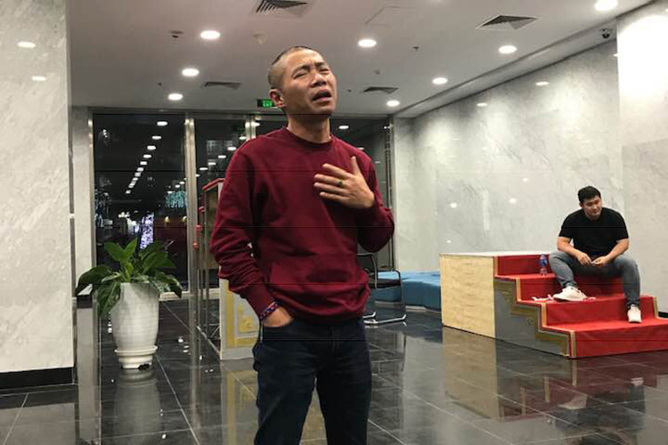 Công Lý tập luyện cho một phân cảnh có trong kịch bản Táo quân.