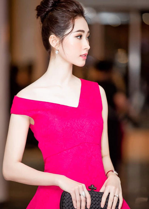 Người đẹp gốc Bạc Liêu khi mang bầu gần như không lộ diện trước công chúng.