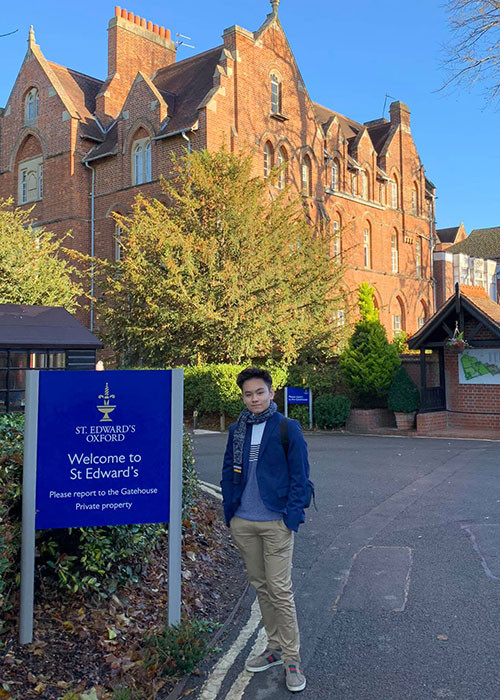 Gia Cát vẫn tập trung cho việc học thay vì bước chân vào showbiz.