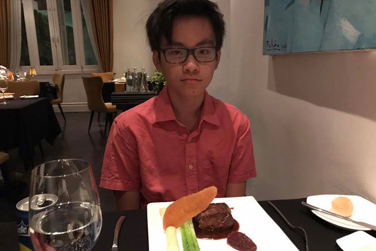 Gia Cát lớn phổng phao đến ngỡ ngàng.