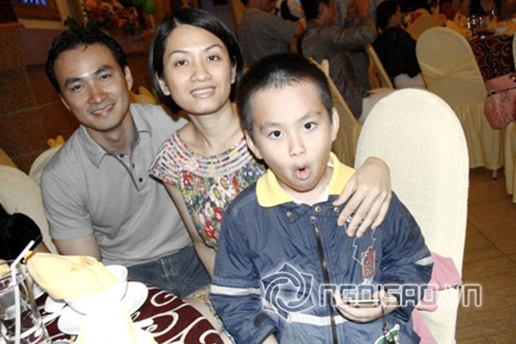 Diễn viên Chi Bảo và Hồng Loan có một cậu con trai chung tên Gia Cát (tên thân mật bé Lắc). Ảnh: Ngôi sao