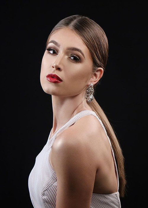 Người đẹp 20 tuổi còn ẵm giải Thí sinh trình diễn trang phục áo tắm đẹp nhất.