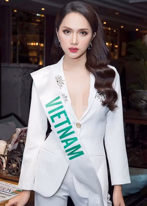 Vóc dáng gợi cảm cũng là lợi thế của Hương Giang Idol khi cô chọn phong cách menswear. Ảnh: FBNV