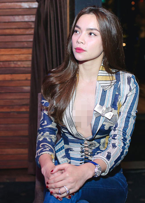 Sở hữu gương mặt lai Tây, vòng một gợi cảm, Hà Hồ chỉ cần diện vest cũng đốn tim người hâm mộ. Ảnh: Vietnamnet