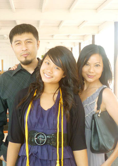 Năm 1996, vợ chồng đạo diễn phim "Tèo em" đón con gái đầu lòng Jasmine Nguyễn. Ảnh: Infonet