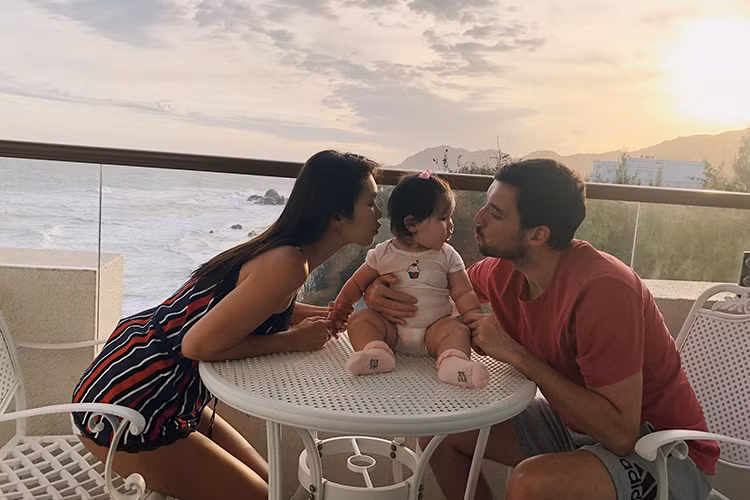 Có tổ ấm viên mãn, nhan sắc mặn mà, siêu mẫu Hà Anh khiến bao cô gái phải ghen tỵ.