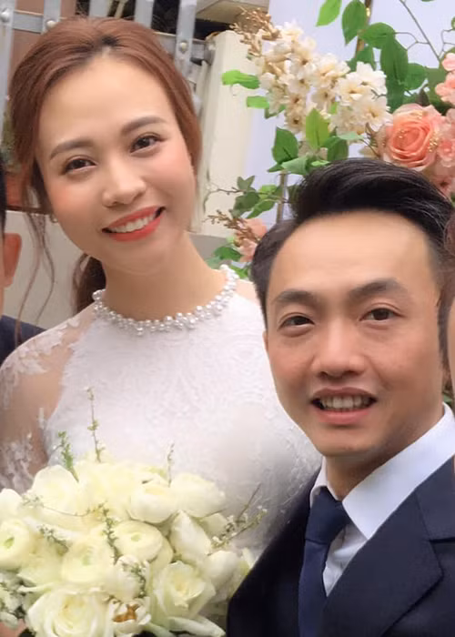 Chia tay Hạ Vi, Cường Đô la hẹn hò Đàm Thu Trang và hai người vừa tổ chức lễ ăn hỏi.