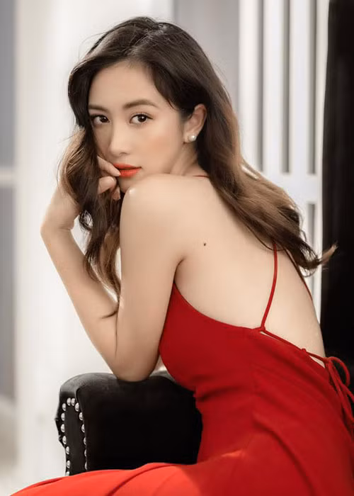 Jun Vũ khẳng định chưa yêu đơn phương bao giờ vì khi yêu, mình khá chủ động và sẽ thổ lộ thẳng với đối phương.