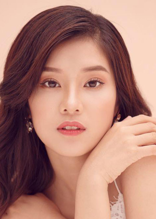 Hoàng Yến Chibi có đường tình duyên khá ồn ào. Hồi chưa nổi, cô có mối tình 2 tháng với Tạ Tất Thành.