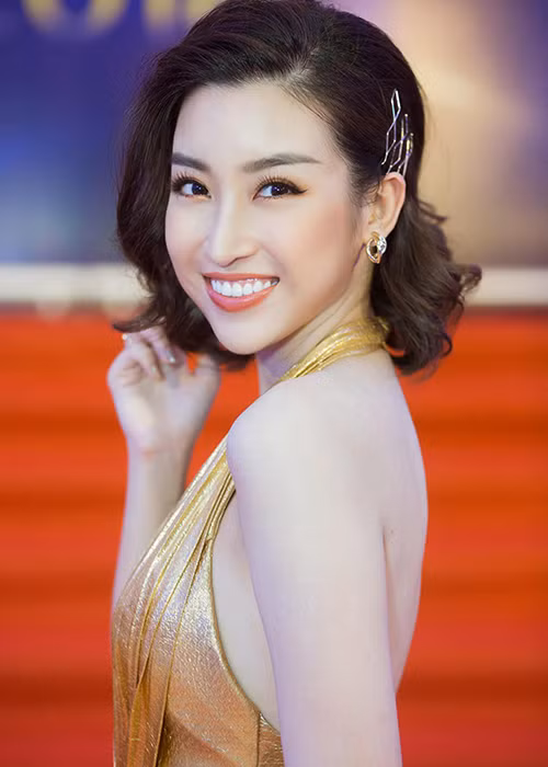 Nhan sắc ngày càng đẹp tuyệt trần, Mỹ Linh hút sự chú ý mỗi khi xuất hiện tại các sự kiện.