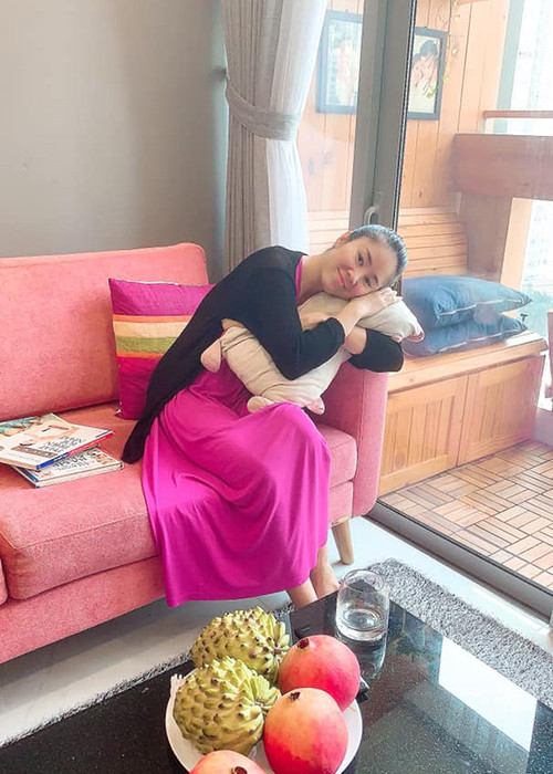 Nữ diễn viên phim "Gạo nếp gạo tẻ" đang có cuộc sống hạnh phúc bên chồng trẻ kém tuổi.