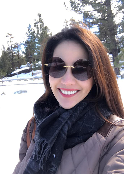 Thân Thúy Hà đã sang Mỹ sinh con. Về bố của em bé trong bụng, nữ diễn viên giữ kín.