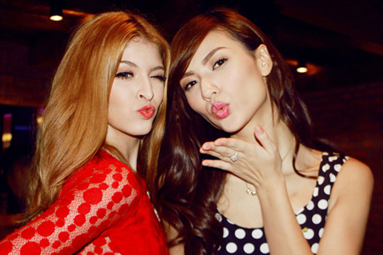 Sao Việt bị tố quỵt tiền, xù nợ còn có Andrea (trái). Năm 2012, người đẹp bị Hồng Quế tố vay 10 triệu đồng nhưng cố tình không trả. Giữa lùm xùm, Andrea phủ nhận vay tiền hay sử dụng một đồng nào của Hồng Quế. Ảnh: Zing