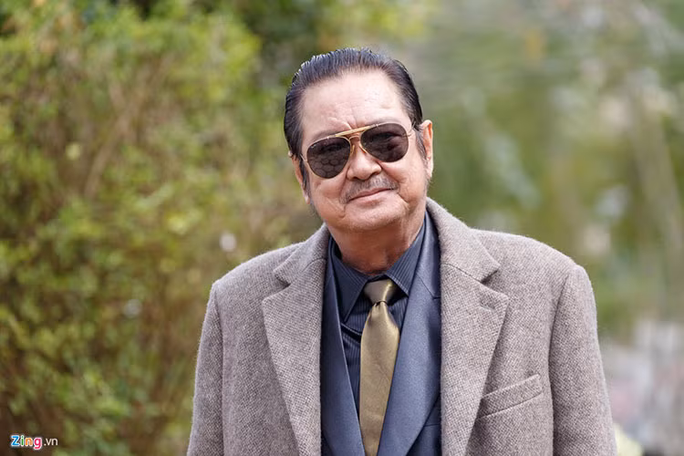 Giống như Doãn Tuấn, nghệ sĩ Chánh Tín cũng bị tố xù nợ. Cụ thể, một người tên Quân Anh cho hay gia đình anh đã mang nhà bảo lãnh cho công ty của Chánh Tín vay ngân hàng hơn 1,2 tỷ để làm phim. Ảnh: Zing