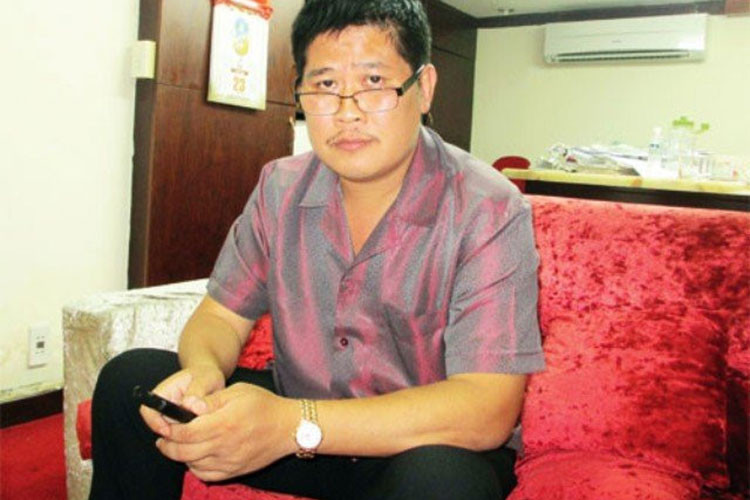 Có thể thấy, rắc rối về tiền nong trong showbiz Việt không phải là chuyện hiếm. Khi vướng scandal quỵt tiền, xù nợ, sao Việt phần nào đánh mất hình ảnh trong mắt người hâm mộ. Thiết nghĩ, với chuyện nợ nần, sao Việt cần hành xử đẹp để sự việc không bị đẩy đi quá xa. Ảnh: Zing