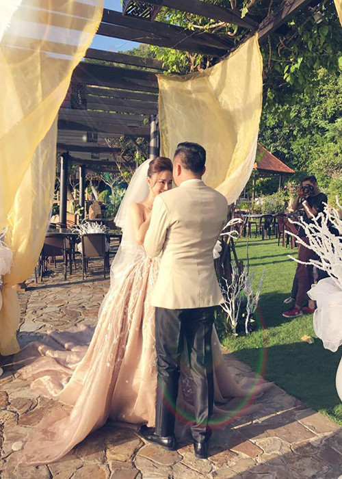 To am hanh phuc khong kem canh Minh Tuyet cua Vy Oanh