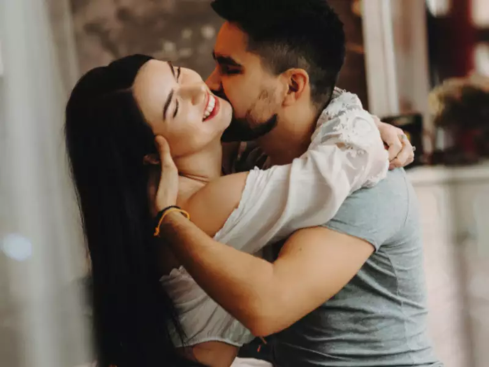 Bảo Bình: Năm 2019 sẽ là một năm lãng mạn dành cho bạn. Bạn sẽ có nhiều niềm vui và hứng khởi. Bạn sẽ có một mối tình lãng mạn mới hoặc có thể có một số thay đổi trong mối quan hệ.