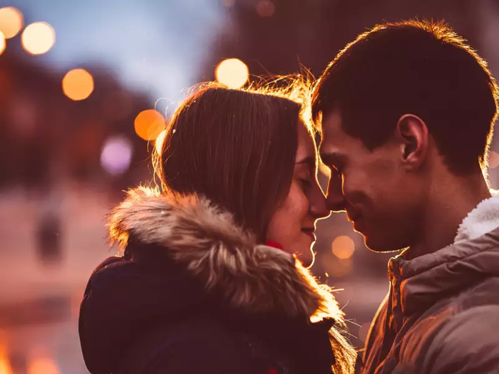 Cung hoàng đạo Kim Ngưu: Vào tháng hai và tháng ba, bạn có thể có một cuộc tình lãng mạn gió lốc hoặc một mối tình say đắm. Một mối quan hệ lãng mạn có thể biến thành một cam kết. Có thể có một số thay đổi lớn vào tháng ba. Bạn có thể có một số thăng trầm trong chuyện tình cảm vào năm 2019. Hãy chuẩn bị cho một số cơ hội mới!