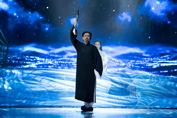 Với "Tiên Nga", Thành Lộc vừa là đạo diễn, vừa là biên kịch, vừa là diễn viên.