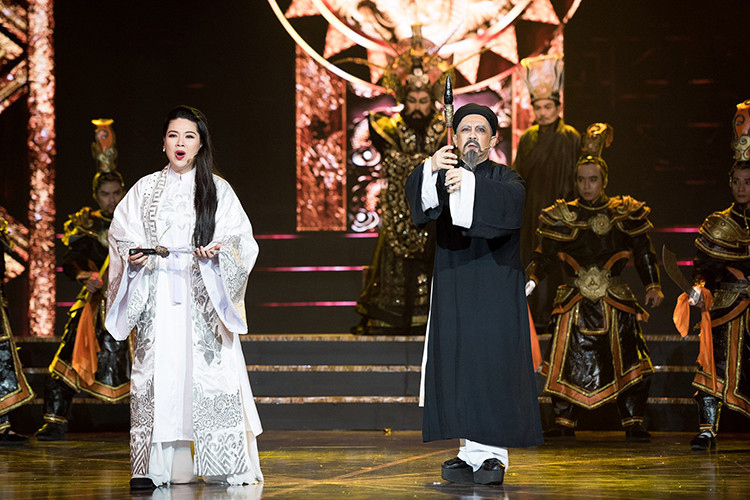 Với vai diễn cụ Đồ Chiểu trong "Tiên Nga", nghệ sĩ Thành Lộc còn được đề cử ở hạng mục "Nam diễn viên sân khấu được yêu thích nhất".