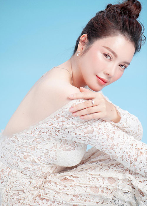 Lý Nhã Kỳ đang hạnh phúc bên bạn trai lâu năm nhưng chưa bao giờ hé lộ danh tính và hình ảnh cận mặt người yêu.