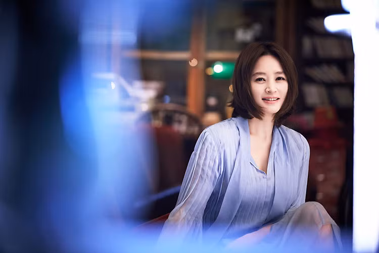 Kim Hye Soo vẫn giữ được độ hot sau nhiều năm hoạt động nghệ thuật.
