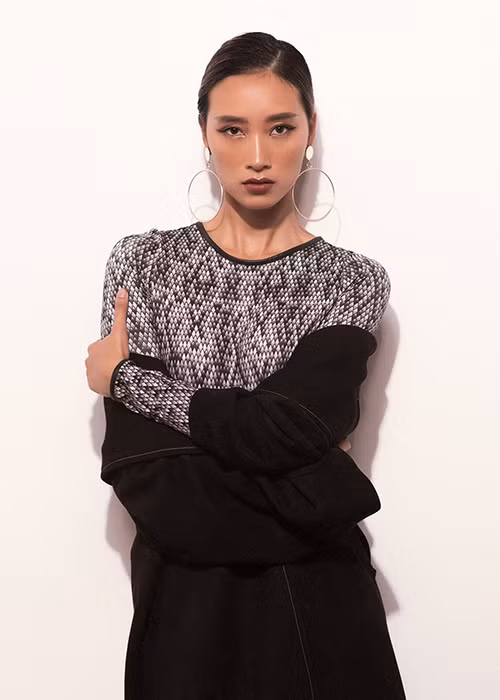 Chân dài bước ra từ Vietnam's Next Top Model nay đã làm mẹ và vẫn đi diễn thời trang.