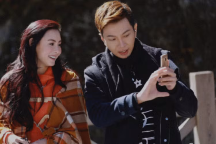 Mới đây, Hà Mạnh Hoài lại vướng nghi vấn là bố con trai mới sinh của Trương Bá Chi.