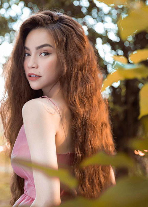 Từ khi yêu Kim Lý, nhan sắc của Hà Hồ ngày càng lên hương với gương mặt lẫn vóc dáng đều đẹp lên trông thấy.