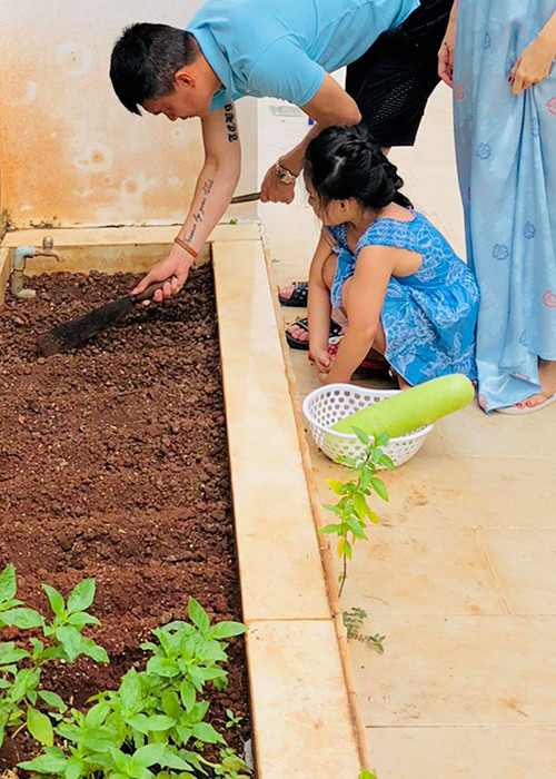 Đến nay, cặp đôi nổi tiếng chưa một lần khoe cận mặt con gái vì muốn con có một cuộc sống bình thường.