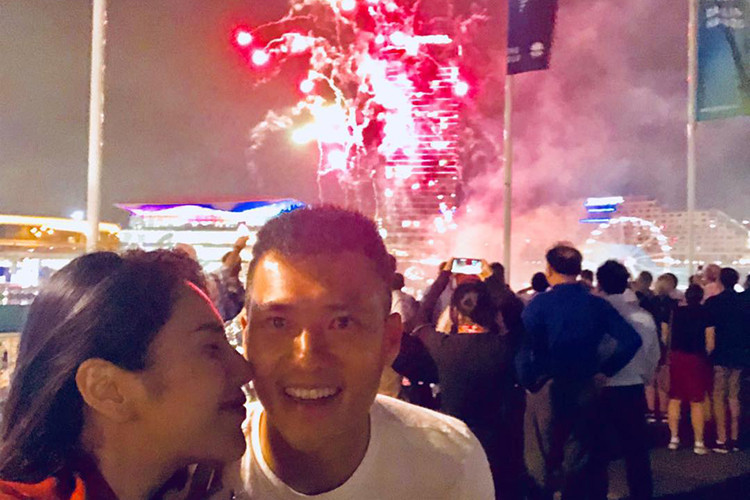 Sau 10 năm bên nhau, tình cảm của Thủy Tiên và Công Vinh vẫn vô cùng mặn nồng.