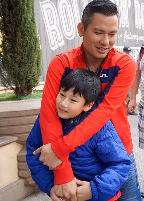 Đến năm 2018, bé Bảo Nam đồng ý về Việt Nam sống cùng đại gia đình.