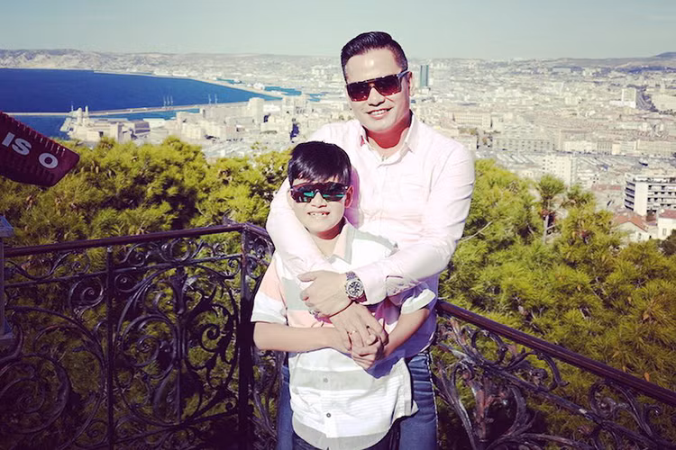 Jennifer Phạm từng tâm sự ông xã luôn công bằng với các con chung và riêng.