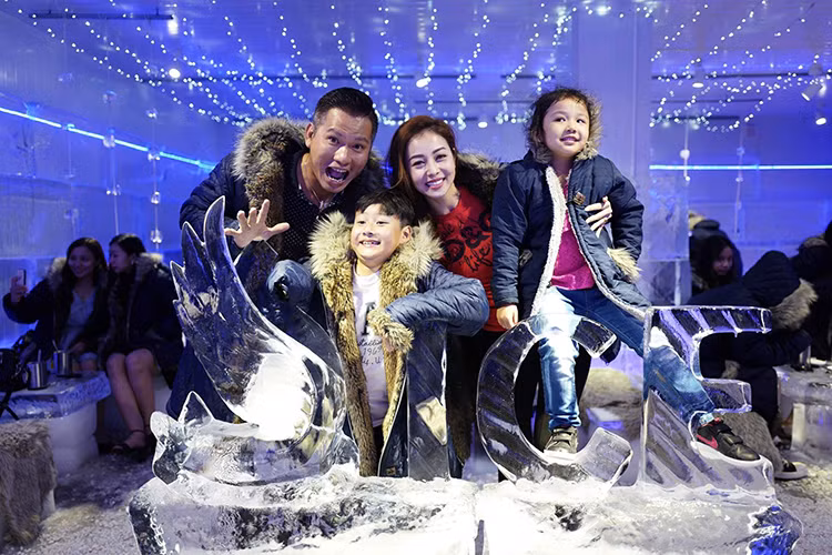 Sau nhiều sóng gió, Jennifer Phạm có tổ ấm hạnh phúc mà nhiều người ngưỡng mộ.