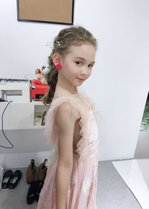 Nhóc tì nhà Ngọc Nga càng lớn càng xinh xắn.