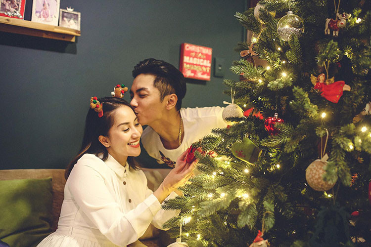 Nhiều người hâm mộ thúc giục cặp đôi lệch tuổi này sẽ nhanh chóng tổ chức hôn lễ trong năm nay.