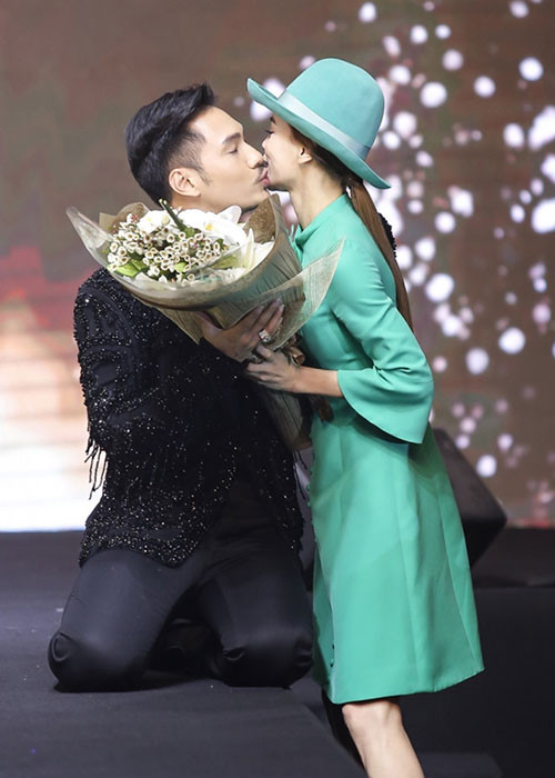 Hồ Ngọc Hà rất quý mến Lý Quí Khánh. Vì đàn em thân thiết, cô sẵn sàng tham gia các show diễn. Ảnh: Zing