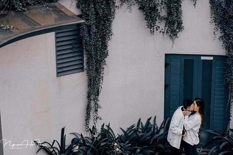 Huỳnh Anh đến nay có không ít khoảnh khắc ngọt ngào bên Y Vân khi cả hai hội ngộ.