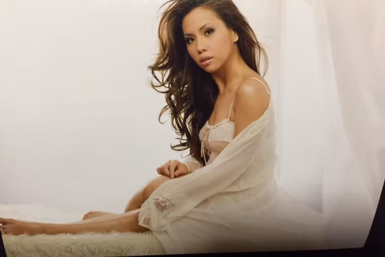 Nữ ca sĩ hải ngoại từng chia sẻ cô không cảm thấy áp lực nhiều khi chưa có con bởi cô quan niệm con cái là chuyện trời cho.