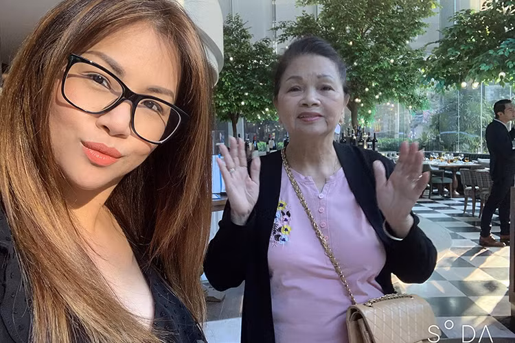 Đang là tâm điểm sau khi bị Vy Oanh tố giành hit, Minh Tuyết khoe ảnh vui vẻ bên gia đình đồng thời cập nhật hình ảnh ghi dòng chú thích: "Tâm bất biến giữa dòng đời vạn biến".