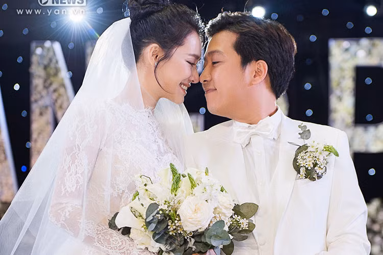 Sau khi về chung một nhà với Nhã Phương, Trường Giang kiếm được bao nhiêu tiền đều đưa cho vợ quản lý. Ảnh: Yan